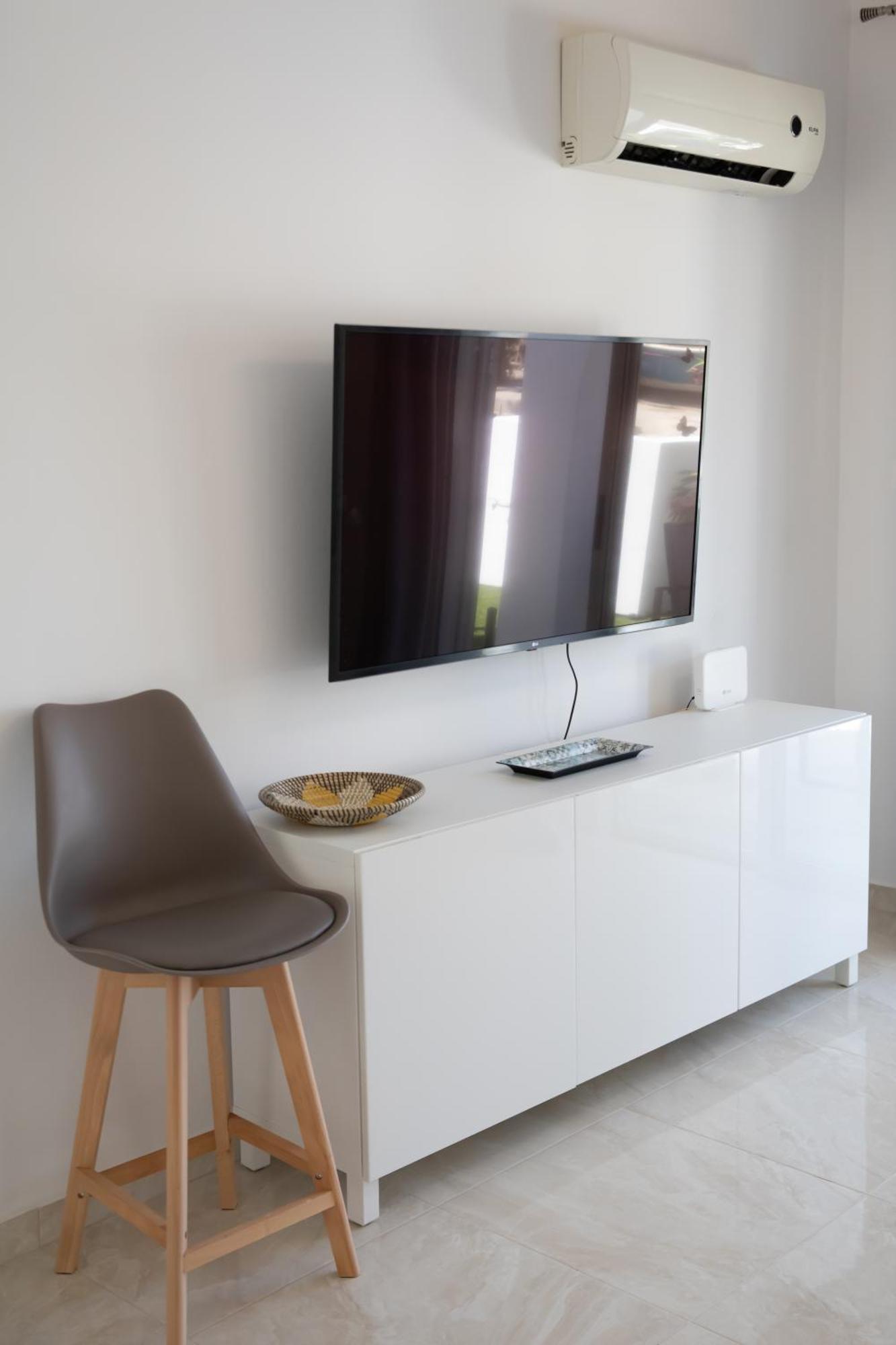 Taheli Riverside Townhouse In Tourist Area Pafos