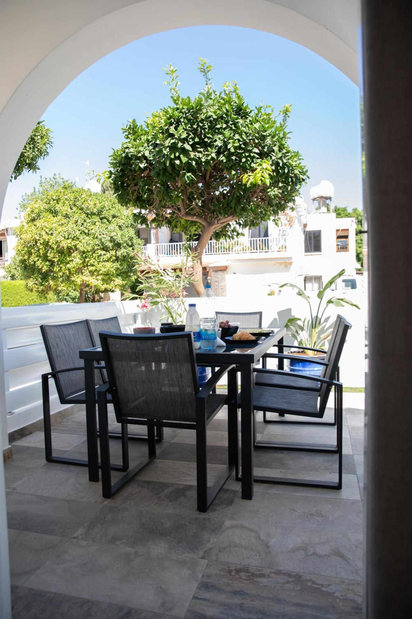 Willa Taheli Riverside Townhouse In Tourist Area Pafos